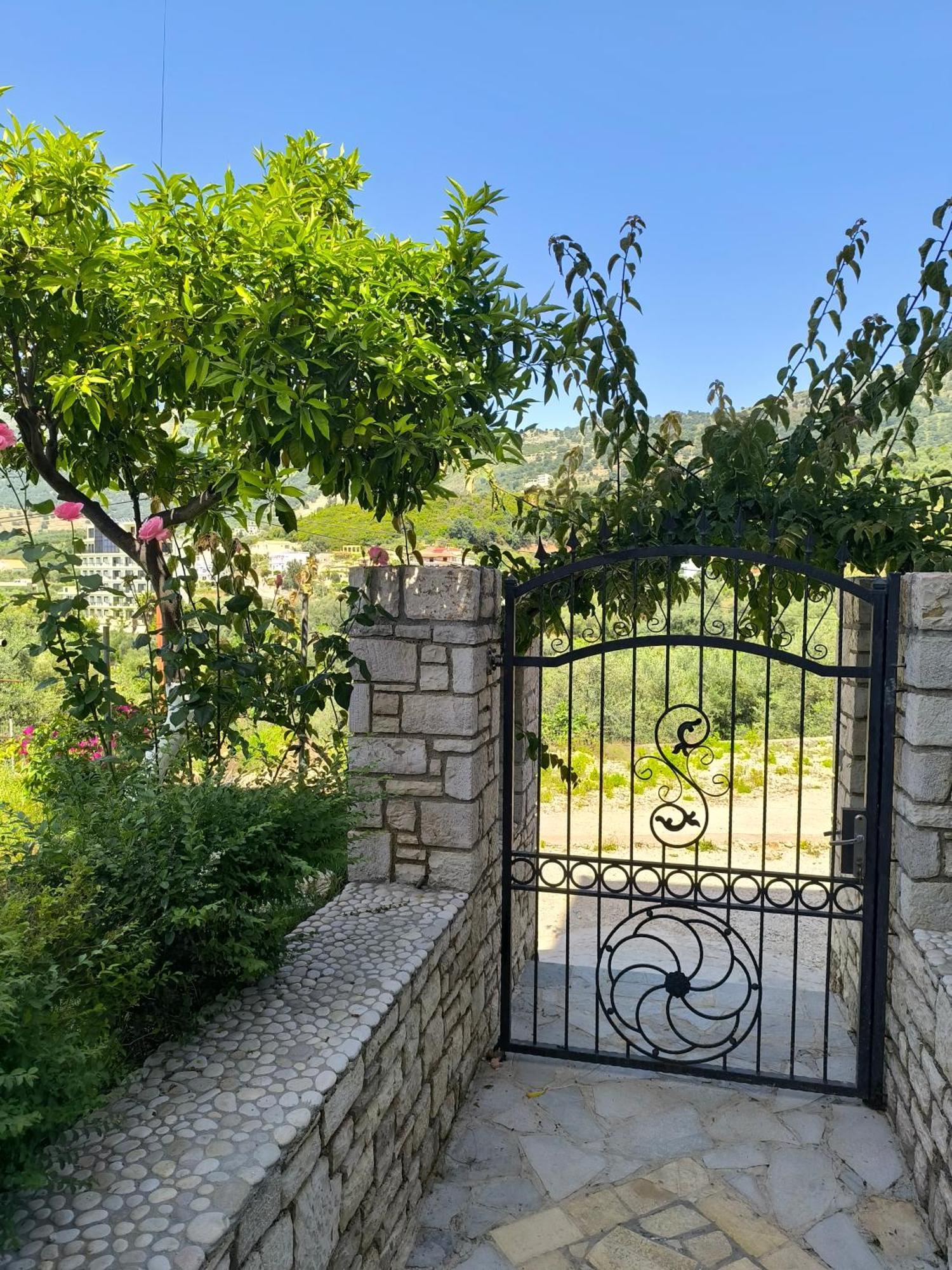 Villa Bodini Himare Exteriör bild
